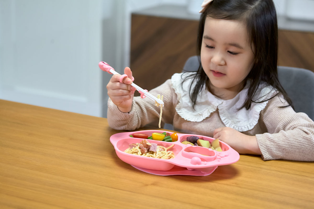 Como manter a rotina de alimentação de crianças que almoçam na escola