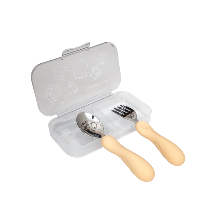 Jogo Anatômico Colher e Garfo em Silicone e Inox 2 Peças Girafa Lola - Amarelo Manteiga