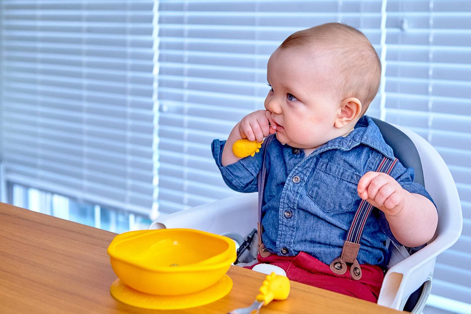 Kit de Alimentação Tigela com Sucção e Primeiro Jogo de Colher e Garfo Girafa Lola - Amarelo